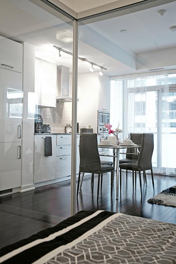Royal Stays Condominiums - Upscale Downtown Suites Toronto Kültér fotó